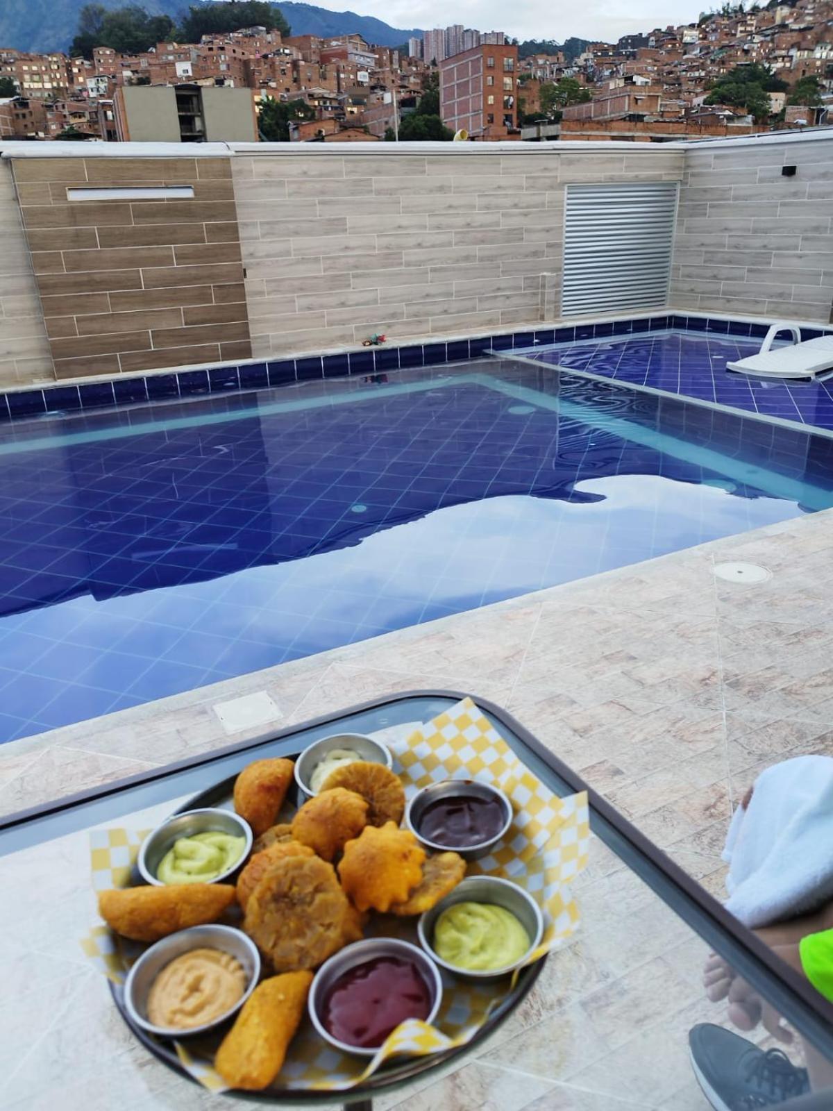 Hotel California City เมเดยิน ภายนอก รูปภาพ