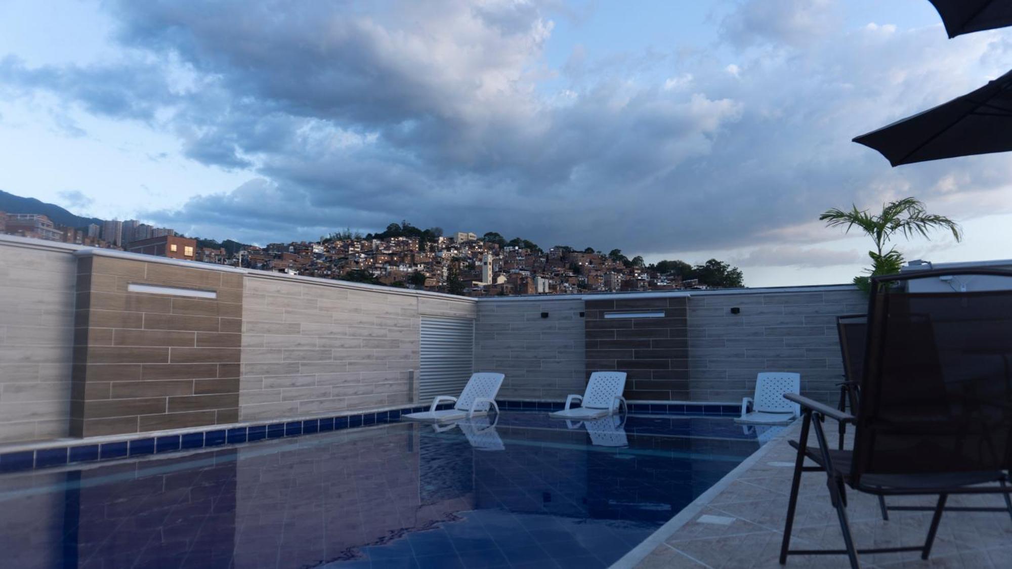Hotel California City เมเดยิน ภายนอก รูปภาพ