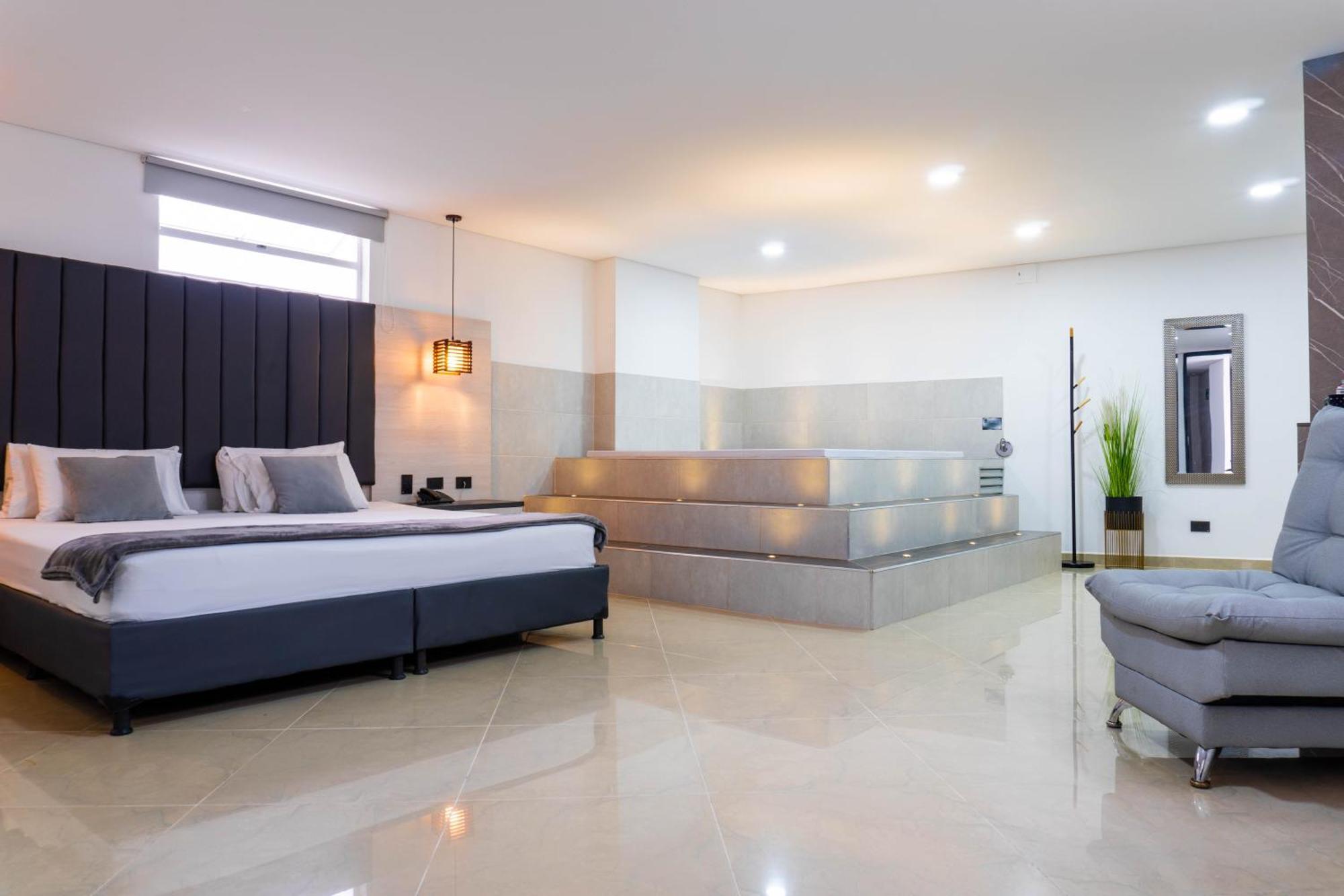 Hotel California City เมเดยิน ภายนอก รูปภาพ